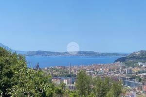 6 LOCALI A NAPOLI