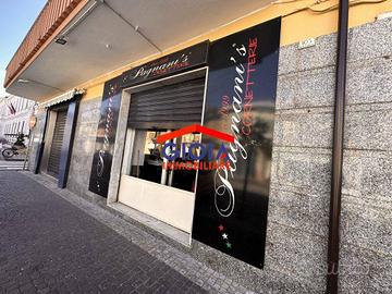 Attività / Licenza di 45 m² con 1 locale a Mondrag