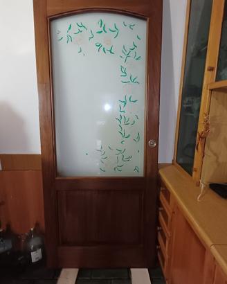porta con decoro a mano