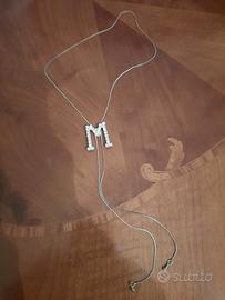 Collana con lettera M