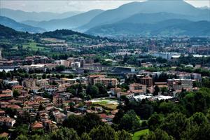 Palazzo / Stabile di 2900 m² con più di 5 locali a