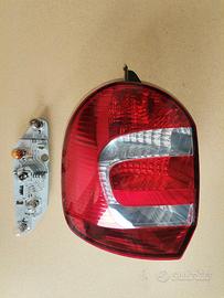 fanale posteriore sn renault modus 2011