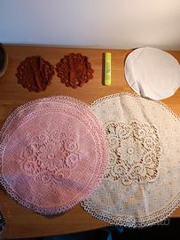 10 centrini ricamati