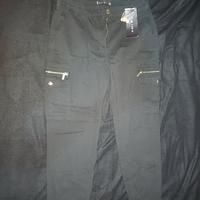 Pantalone nero con tasche laterali