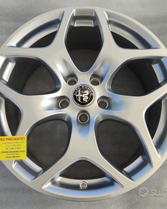 Set Cerchi In Lega Alfa Romeo Da 18 Originali