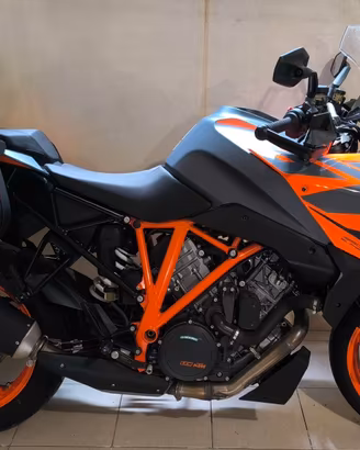 KTM 1290 Super Duke GT