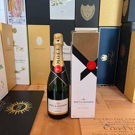 Moet brut con astuccio