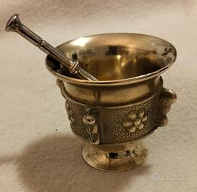 Mortaio in ottone con pestello 