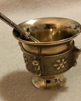 Mortaio in ottone con pestello 