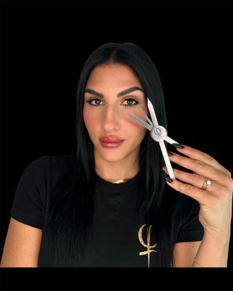 Pro Makeup Artist, Lash Maker, Microblading Artist