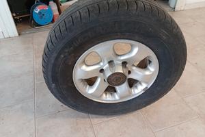 cerchi in lega 16" e gomme