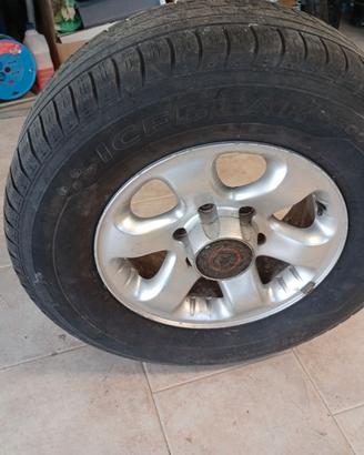 cerchi in lega 16" e gomme