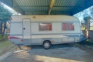 Roulotte Fendt modello Joker E 495