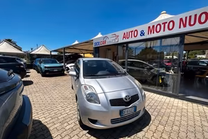 Toyota Yaris 1.0 5 porte Sol