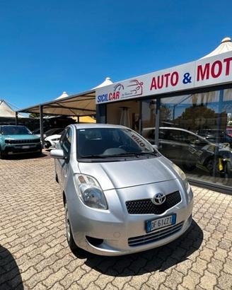 Toyota Yaris 1.0 5 porte Sol