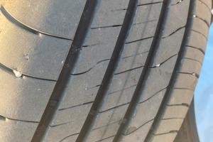 Gomme  Goodyear 205/50 r17