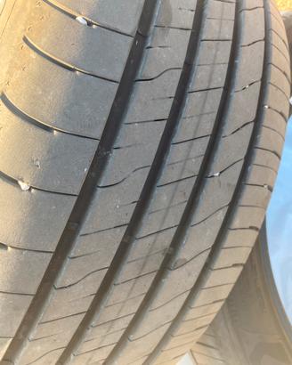 Gomme  Goodyear 205/50 r17