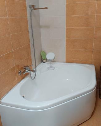 Vasca da Bagno Angolare Asimmetrica 140x105 cm