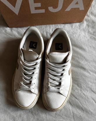 Veja Campo Almond 39