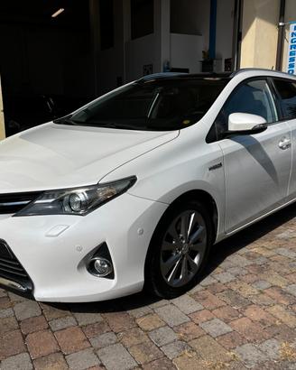 Toyota Auris Touring Sport 1.8 hybrid Lounge
