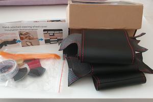 Coprivolante in pelle