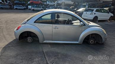 VW NEW BEETLE 2006 SOLO PER RICAMBI