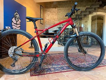 MTB GT AVALANCHE 29 L - FRONT