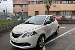 LANCIA Ypsilon 1.0 FireFly 5 porte Hybrid Silve