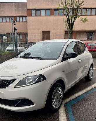 LANCIA Ypsilon 1.0 FireFly 5 porte Hybrid Silve