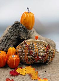 Splendida pochette handmade perfetta per l'autunno