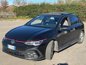 Volkswagen Golf GTI 8  2.0  245 cv