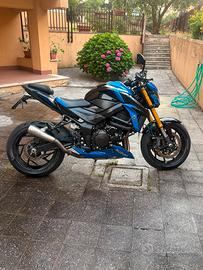 Suzuki gsxs 750