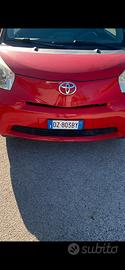 Auto toyota iq