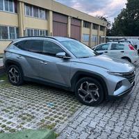 Automobile SUV HYUNDAI TUCSON PLUG IN
