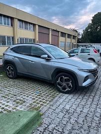Automobile SUV HYUNDAI TUCSON PLUG IN