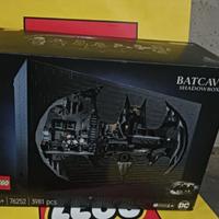 Lego 76252 - Batcave™ –  Shadow Box