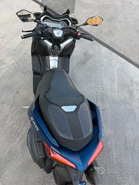 Yamaha xmax 400