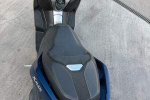 Yamaha xmax 400