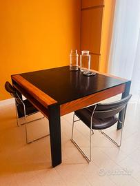 Tavolo vintage di design quadrato
