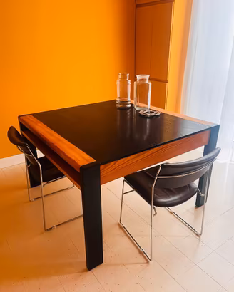 Tavolo vintage di design quadrato