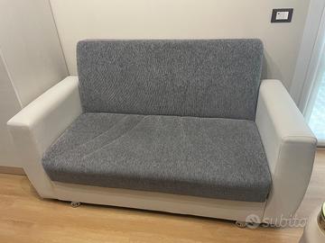 Divano con cassettone