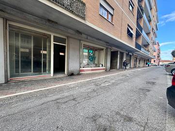NEGOZIO A CIVITAVECCHIA