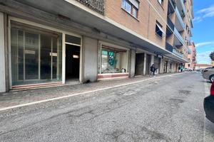 NEGOZIO A CIVITAVECCHIA