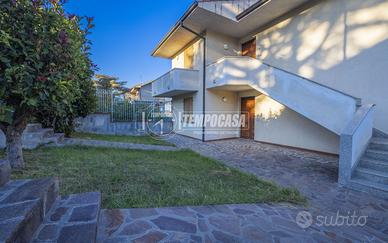 APPARTAMENTO IN BIFAMILIARE PARI AL NUOVO CON VIST