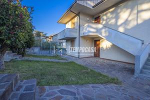 APPARTAMENTO IN BIFAMILIARE PARI AL NUOVO CON VIST