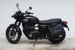 Triumph Bonneville T100 Black
