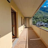 Trilocale ristrutturato con ampio terrazzo