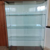 vetrina in legno e vetro