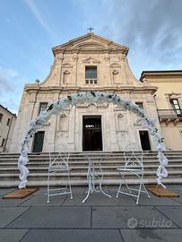 Arco con fiori matrimoni