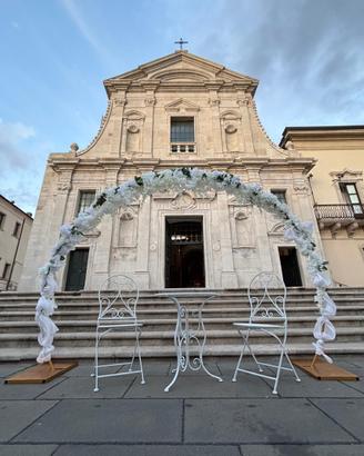 Arco con fiori matrimoni